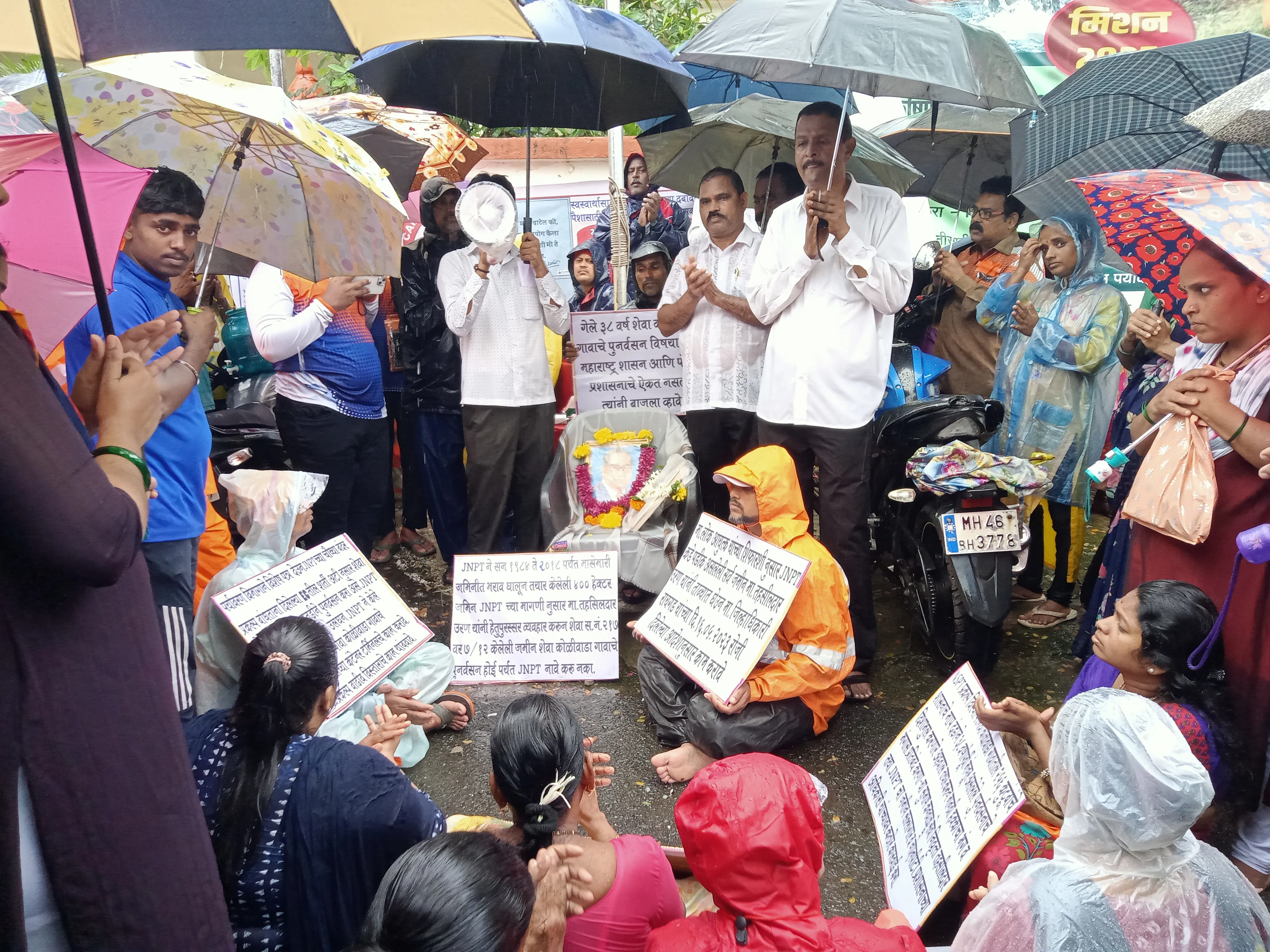 Aajchi Navi Mumbai | हनुमान कोळीवाडा ग्रामस्थांचे पुनर्वसनासाठी आंदोलन