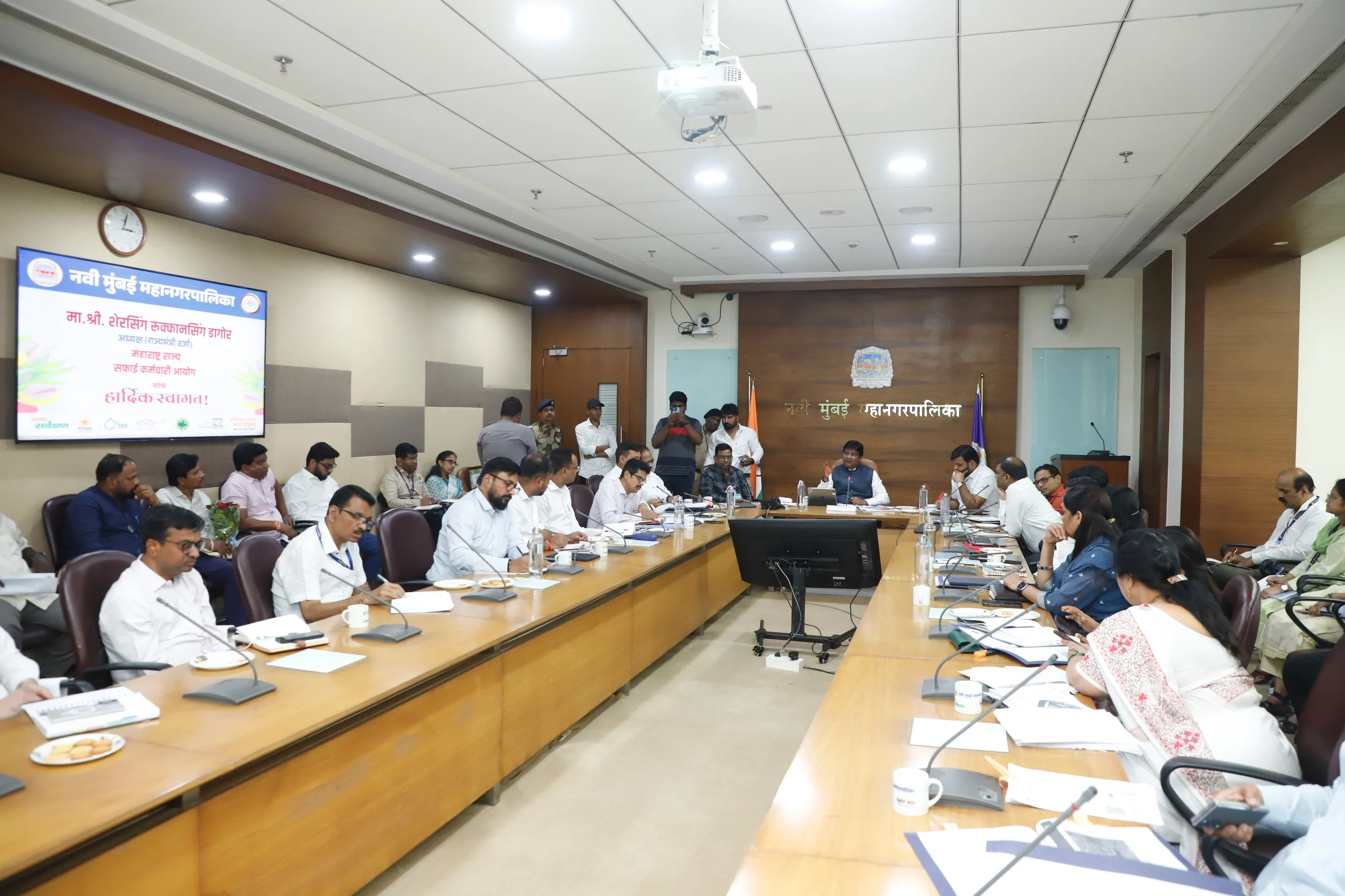 Aajchi Navi Mumbai | सफाई कामगारांना जास्तीत जास्त सुविधा द्या