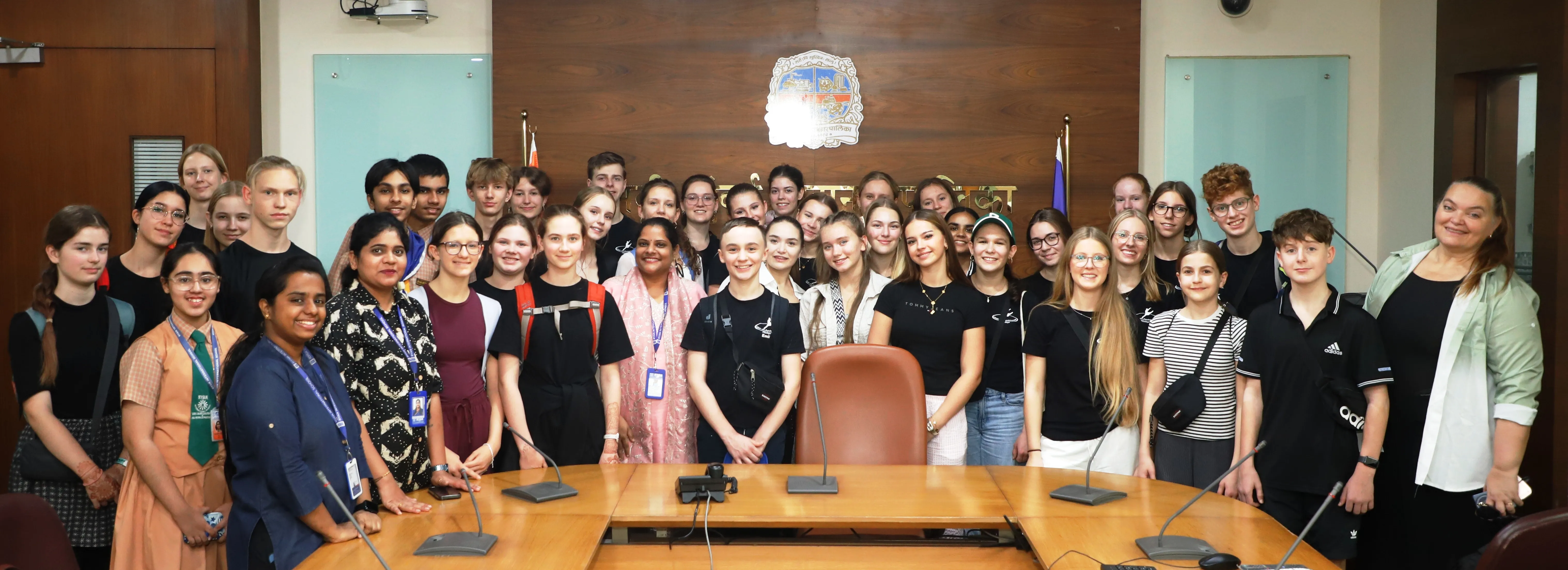 Aajchi Navi Mumbai | सिंगापूर, जर्मनीतील विद्यार्थ्यांची नवी मुंबई पालिकेस...