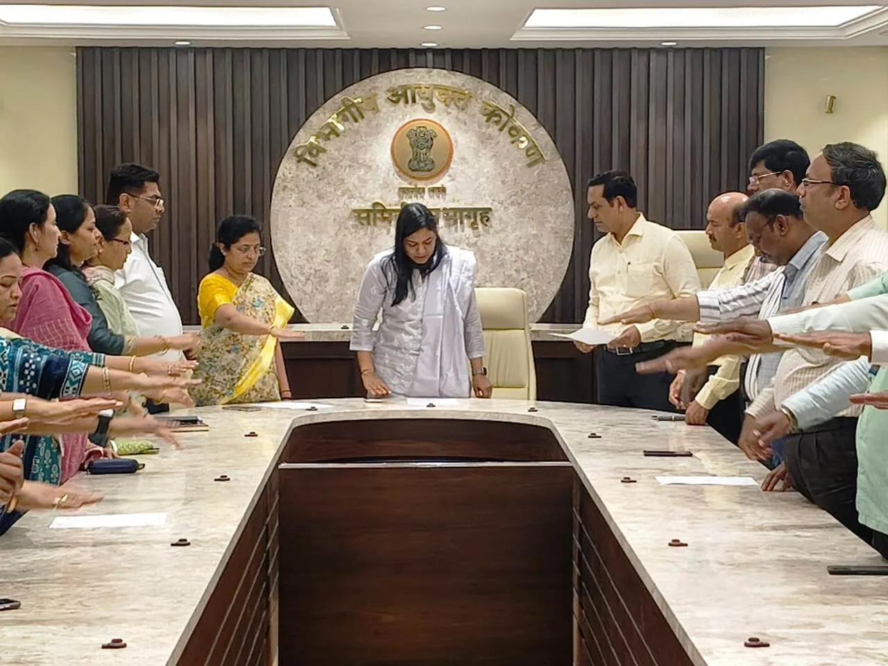 Aajchi Navi Mumbai | कोकण भवनात लोकसेवा हक्क दिन उत्साहात साजरा