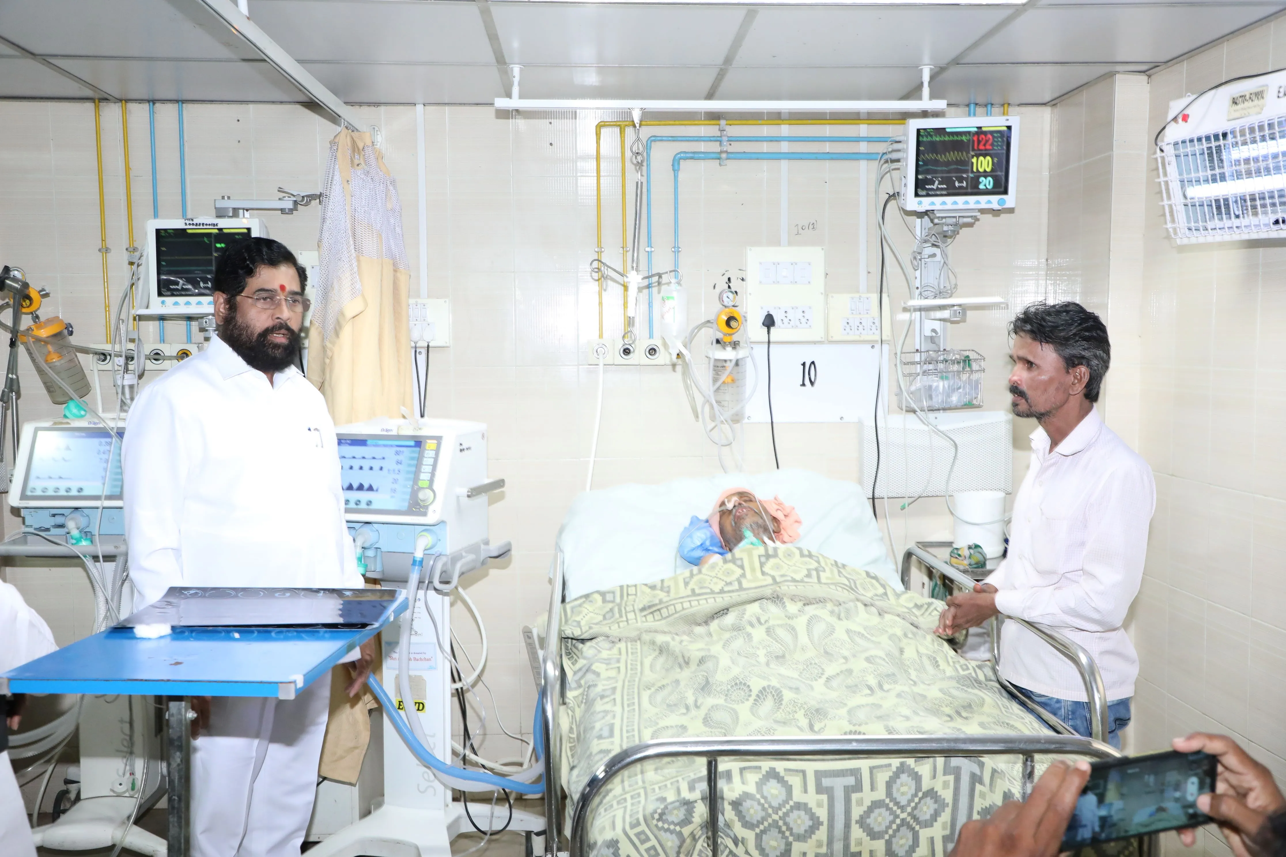 Aajchi Navi Mumbai | सायन रुग्णालयात 1200 खाटा उपलब्ध होणार
