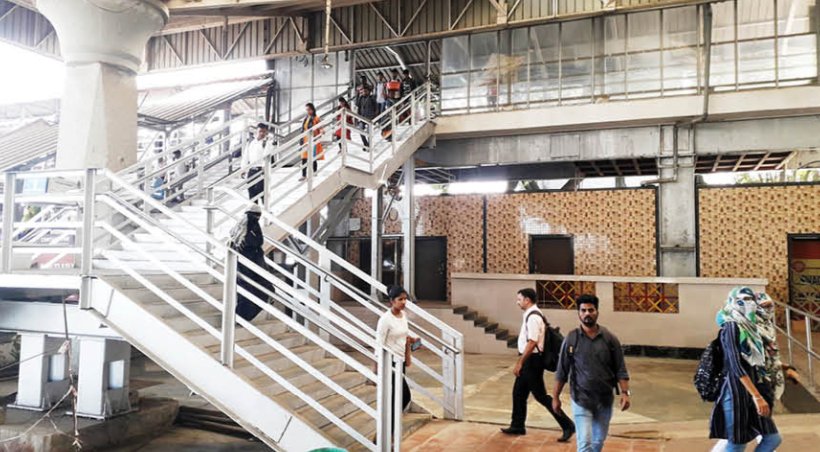 Aajchi Navi Mumbai | रेल्वेचा जिना प्रवाशांसाठी खुला