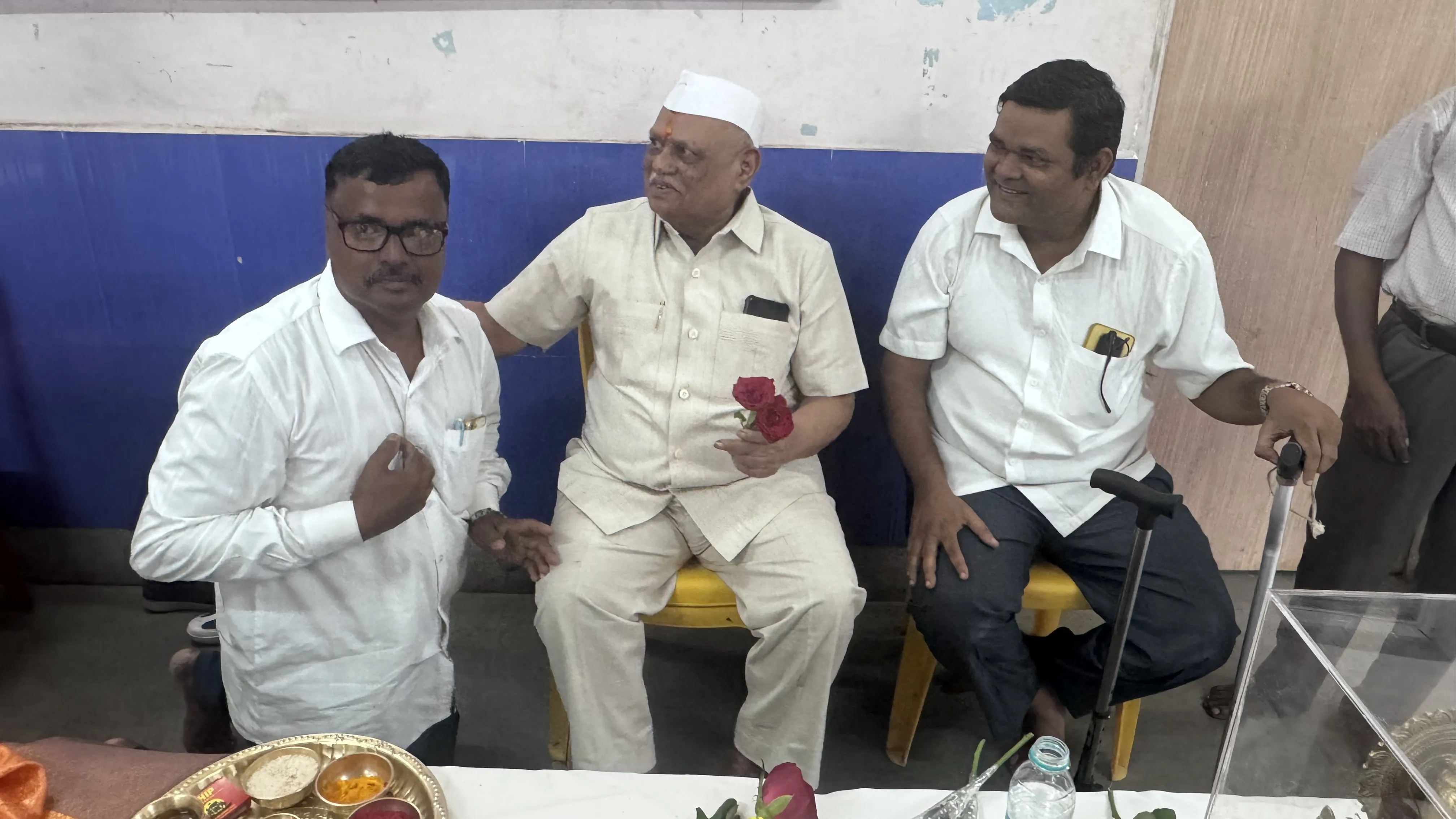 Aajchi Navi Mumbai | शिरवणेत माजी विद्यार्थ्यांची अनोखी गुरुपौर्णिमा