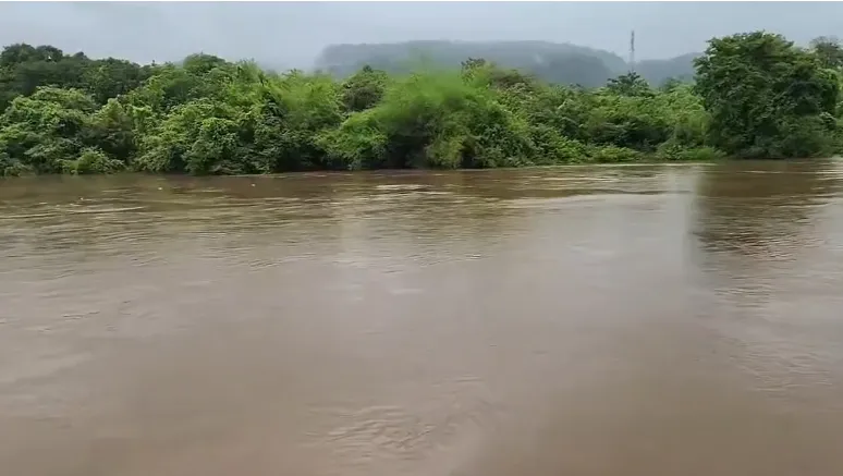 Aajchi Navi Mumbai | कोकणातील 4 नद्यांनी ओलांडली धोका पातळी, प्रशासन सतर्क !