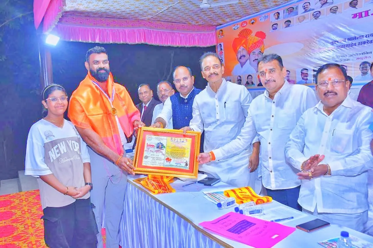 Aajchi Navi Mumbai | प्रतिक दर्णे यांना कुलाबा जीवन गौरव राज्यस्तरीय...