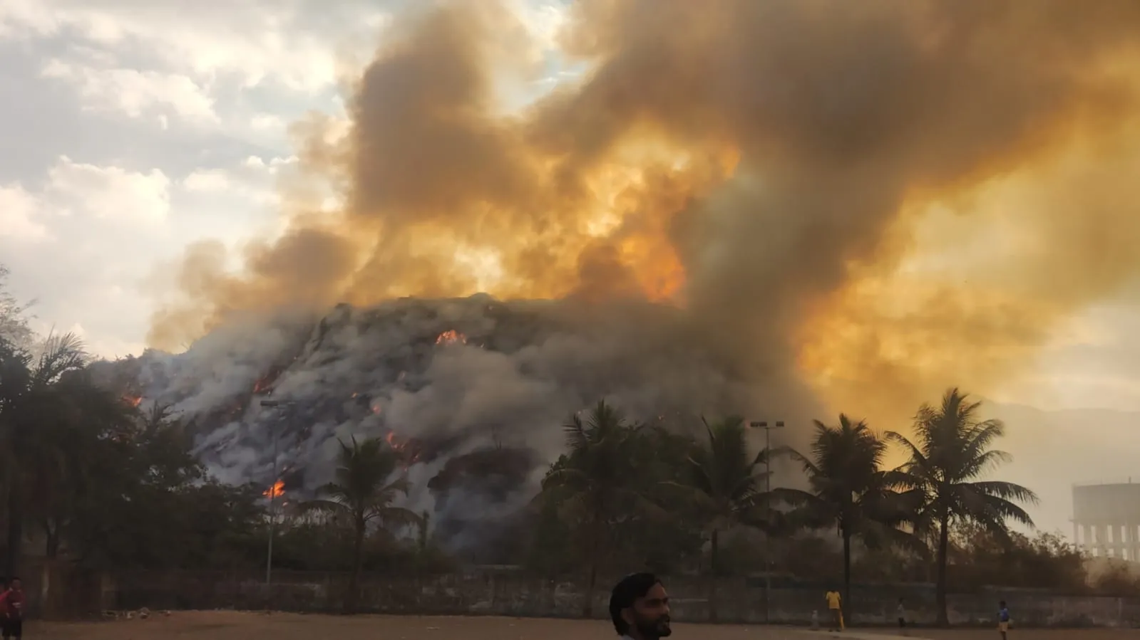 Aajchi Navi Mumbai | तुर्भे डम्पिंग ग्राउंडला भीषण आग