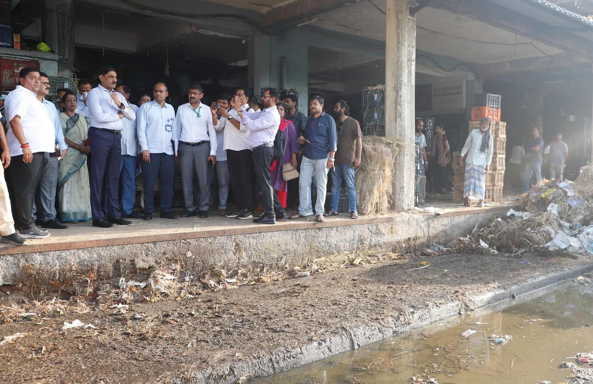 Aajchi Navi Mumbai | एपीएमसीत घाणीचे साम्राज्य