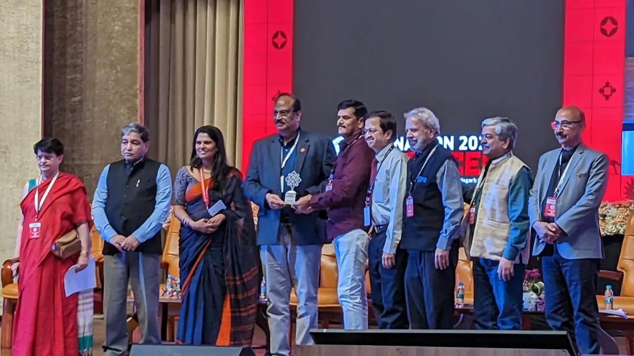 Aajchi Navi Mumbai | इंडियन इन्स्टीट्युट ऑफ आर्किटेक्ट्स सेंटरला पुरस्कार...